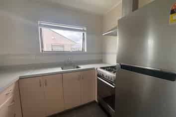 1/10 Kelvin Place, Westown