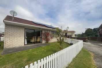 1/10 Kelvin Place, Westown