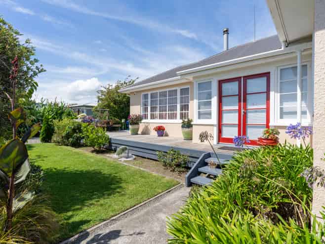 1 Huia Street, Foxton Beach