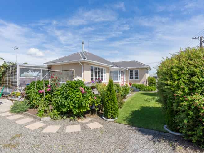 1 Huia Street, Foxton Beach