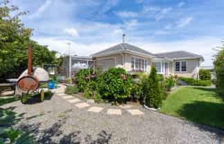 1 Huia Street, Foxton Beach