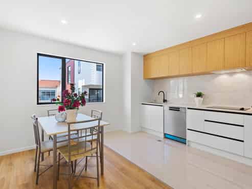 5/5 Chevis Place, Pakuranga