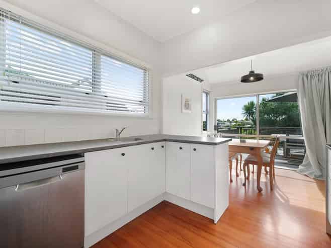 41 Kurahaupo Street, Orakei