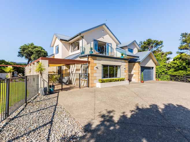 501 Grays Road, Pauatahanui