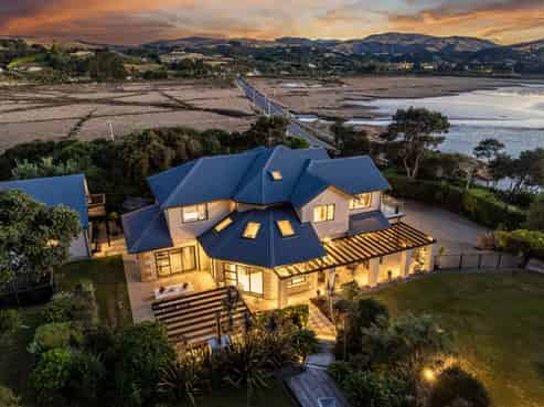 501 Grays Road, Pauatahanui