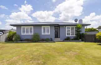 25 Battersea Place, Roslyn