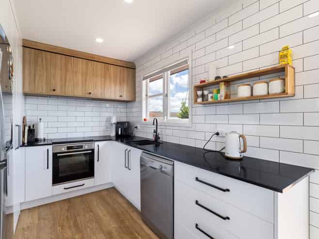 25 Battersea Place, Roslyn