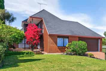 14 Channing Crescent, Botany Downs