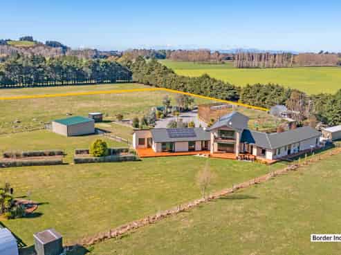102 Glews Road, Cust