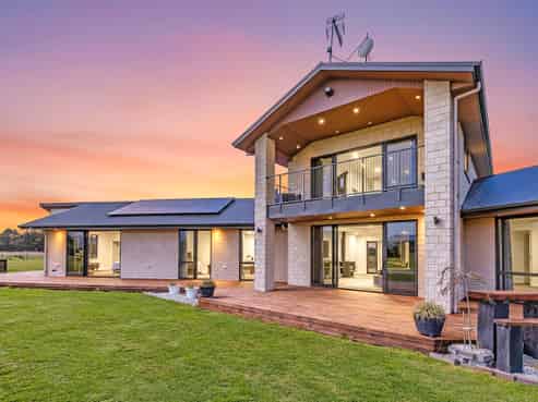 102 Glews Road, Cust