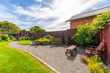 13 Jackson Street, West End