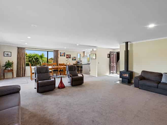 1066 Junction Road, Egmont Village