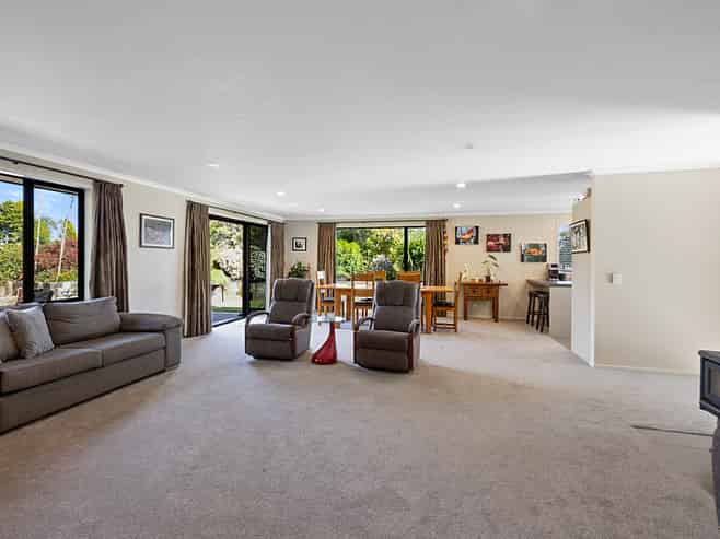 1066 Junction Road, Egmont Village