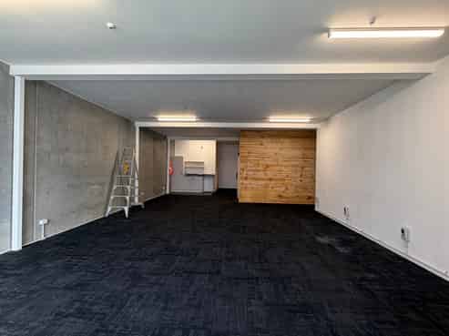 Quality Mount office