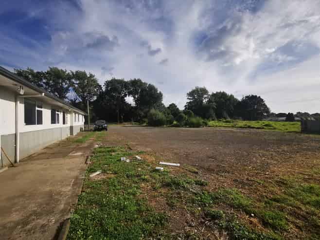 Westgate versatile premises with substantial yard