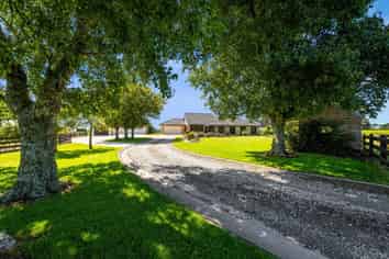 144 Monmouth Road, Stratford