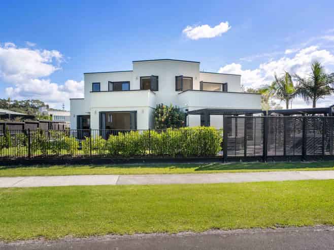 18 Bowentown Boulevard, Waihi Beach