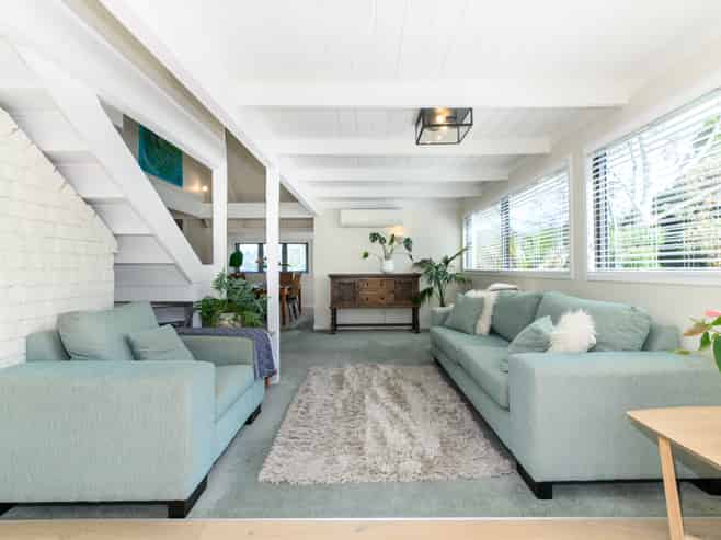 6 Bamfield Place, Hillsborough