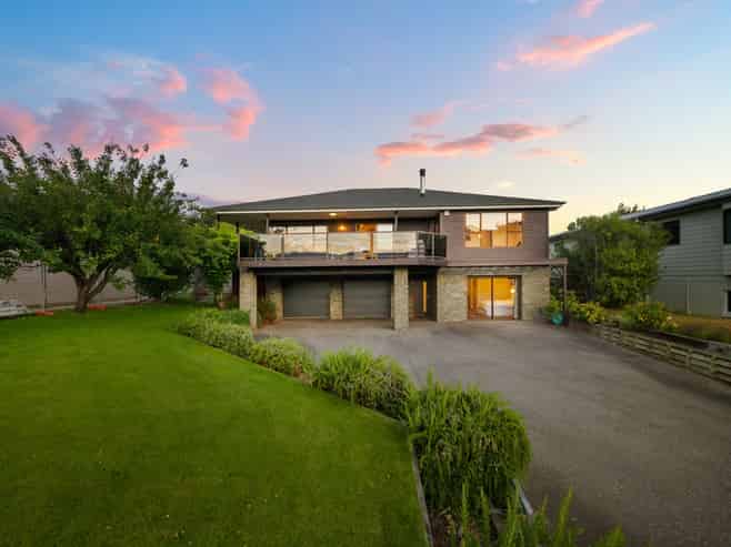 54 Rata Street, Wanaka