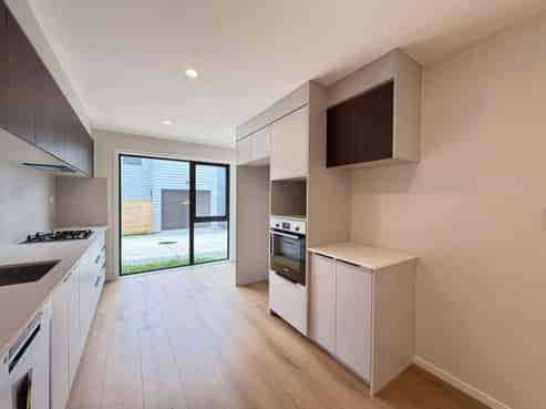 58B Fitzherbert  Avenue, West Harbour