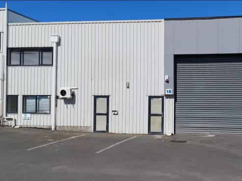 Tidy, well located industrial unit
