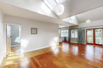 19 Scarborough Terrace, Mount Victoria