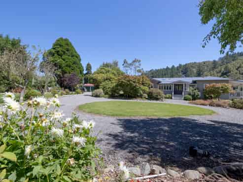 808 Whitemans Valley Road, Whitemans Valley