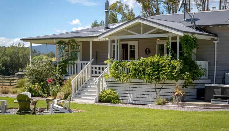 808 Whitemans Valley Road, Whitemans Valley