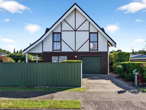1A Hornsby Street, Carterton