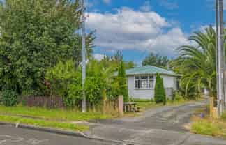 76 Bridge Street, Bulls