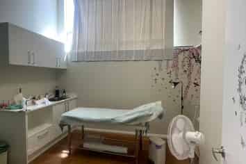 Affordable Hot Shop for Lease in Highland Park 