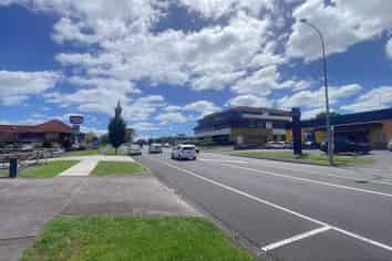 Affordable Hot Shop for Lease in Highland Park 