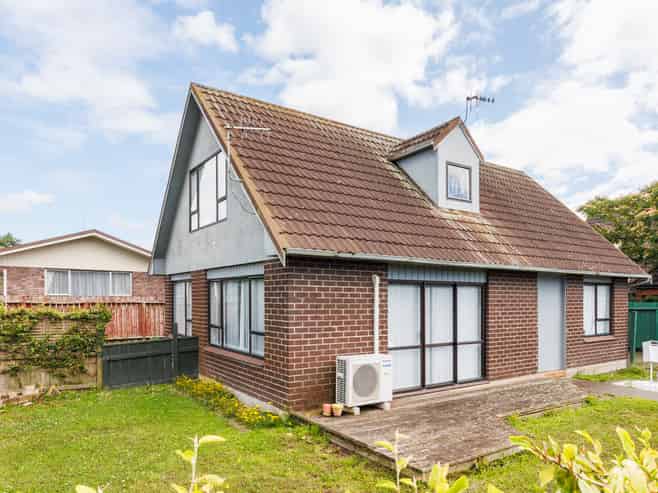 1 Caroline Crescent, Highbury