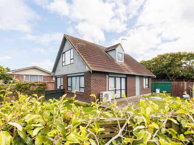 1 Caroline Crescent, Highbury