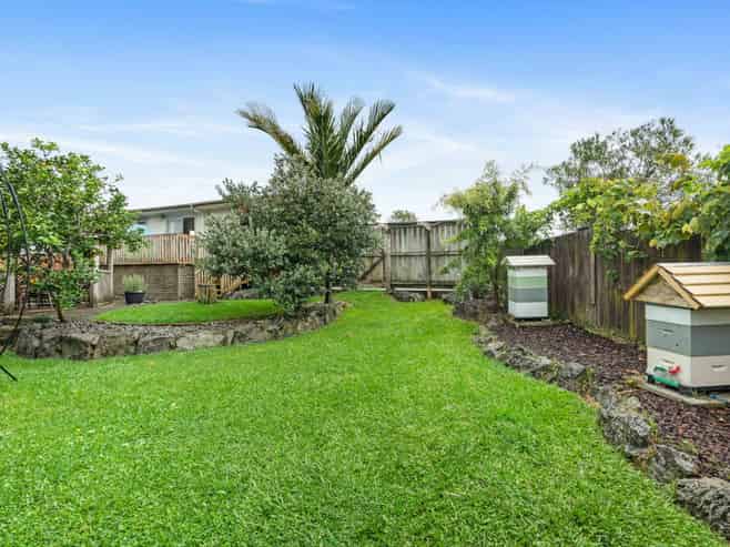 1/12 Riverpark Crescent, Henderson