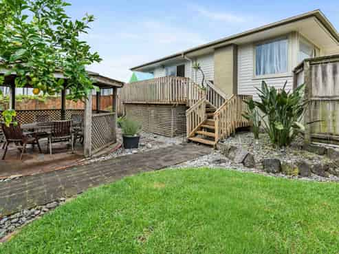 1/12 Riverpark Crescent, Henderson