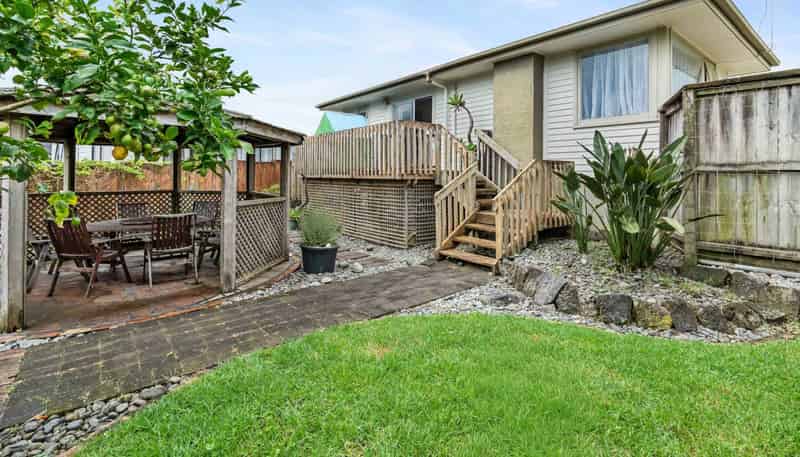 1/12 Riverpark Crescent, Henderson