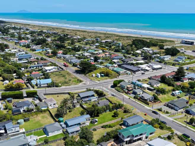 124 Park Avenue, WAITARERE BEACH