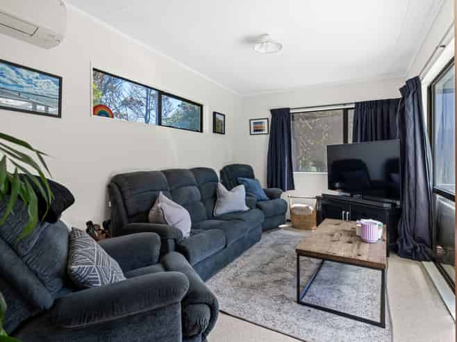 124 Park Avenue, WAITARERE BEACH