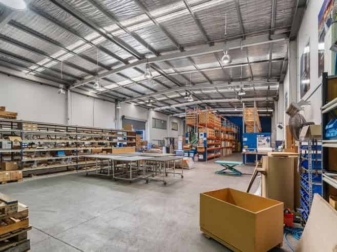 Versatile Iversen Terrace Industrial 