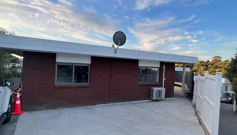 2/13 Estelle Place, Farm Cove