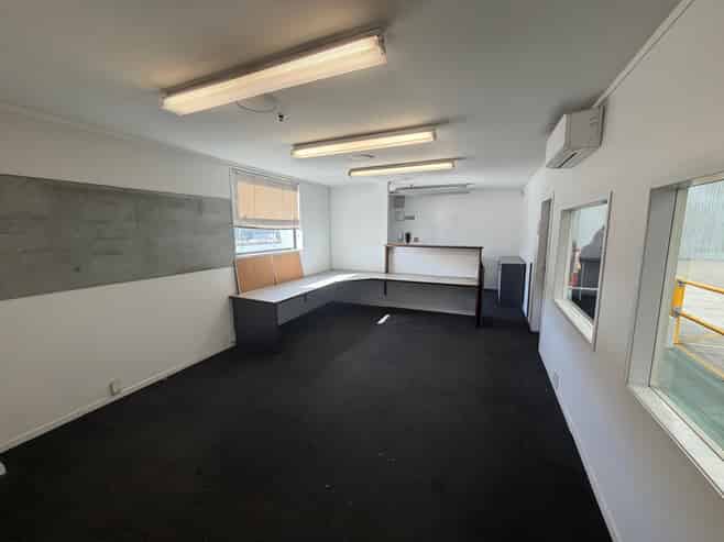 Warehouse for logistics and distribution