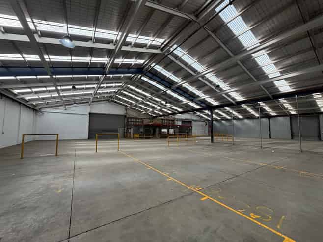 Warehouse for logistics and distribution