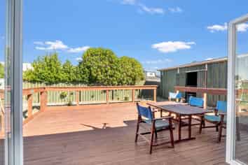 10 Taonui Street, Waitarere Beach