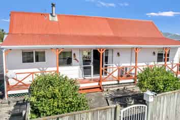 10 Taonui Street, Waitarere Beach