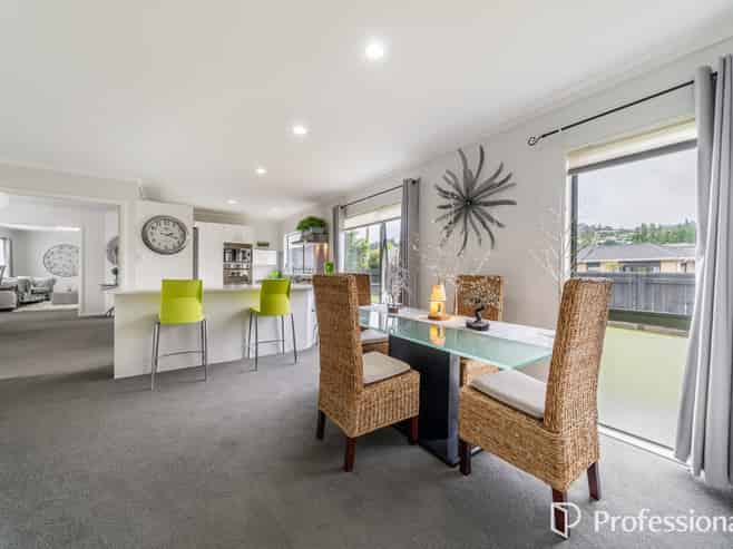 10 Cottle Heath Close, Manor Park