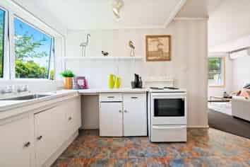 180A Tuhikaramea Road (FLAT), Dinsdale