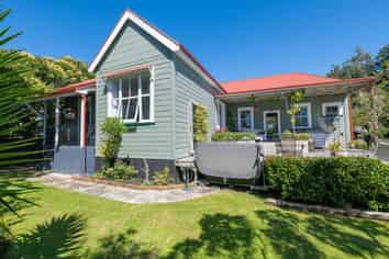 1 Green Lane, Helensville