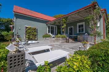 1 Green Lane, Helensville