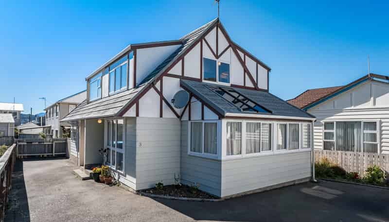 3/133 Queens Drive, Lyall Bay